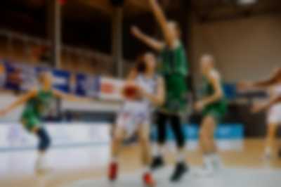 Marta Marcinkowska (z piłką) w meczu z lubliniankami zdobyła aż 27 punktów / fot. GTK Gdynia