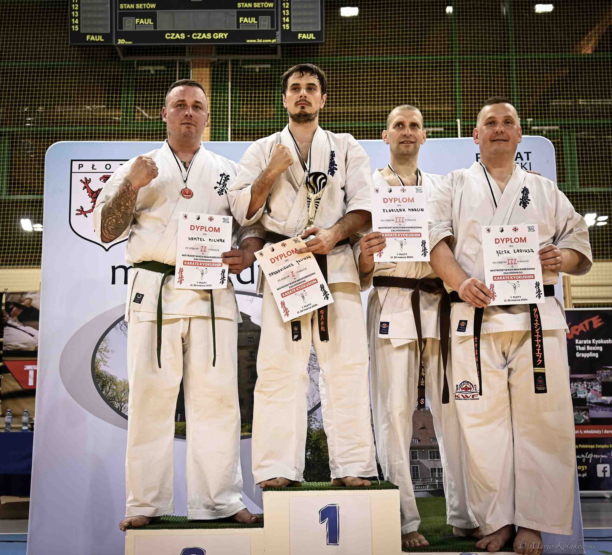 Pomorski Klub Karate KYOKUSHIN - zawodnicy na podium